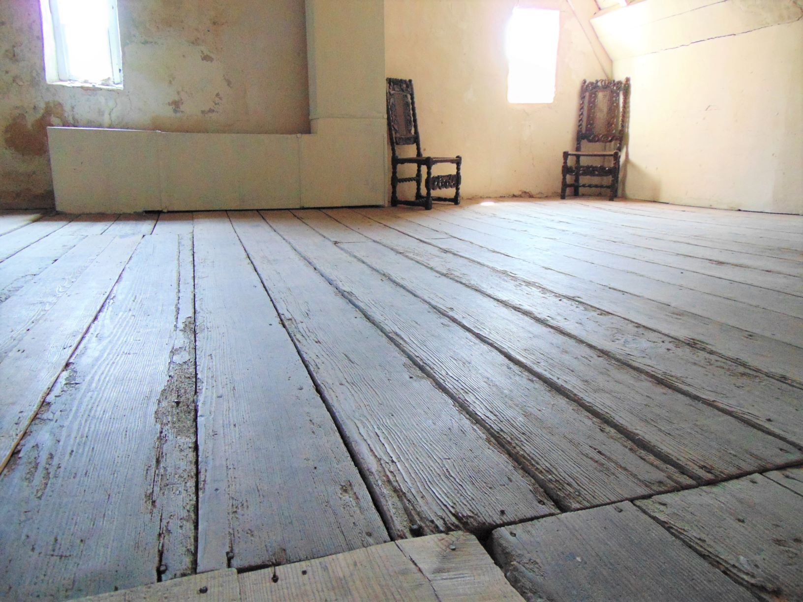 DSC00014 (2) Resized Orginal 300 Year Old Planks of already 300 year old Wood